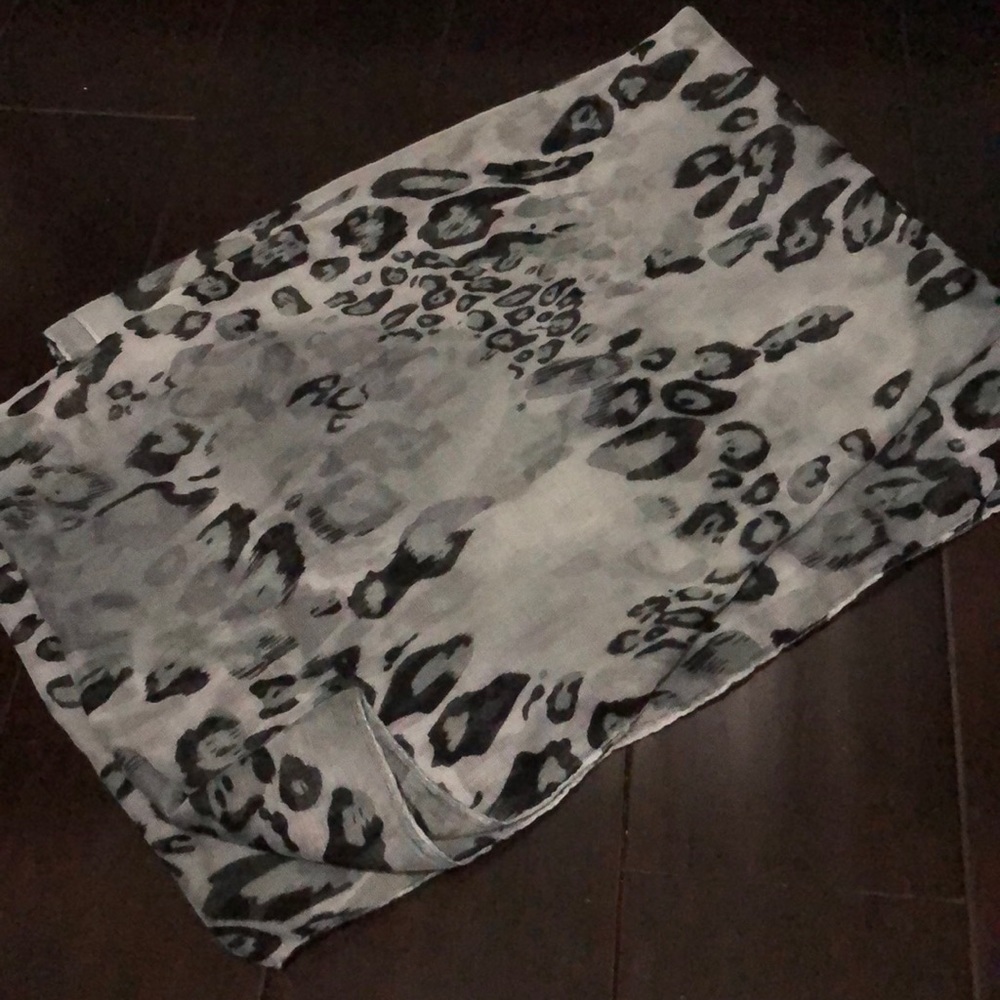 Scarve - Picture 2 of 3